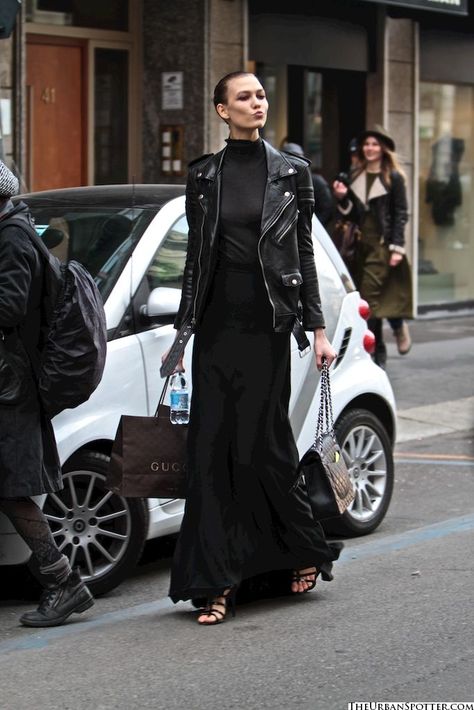 Life on the Streets. Karlie Kloss Street Style, Karlie Kloss Style, Maxi Outfits, Model Street Style, Karlie Kloss, Looks Street Style, Leather Outfit, Street Chic, Style Chic