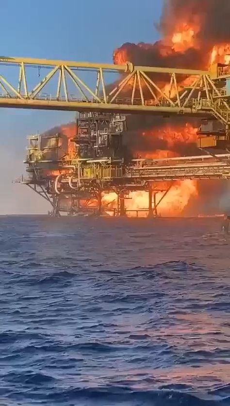 Oil Rig Scammers Pictures, Ship On Fire, Drilling Engineer, Oil Rig Engineer Man, Oil Rig Offshore, Oil Rig Engineer Scammers, High Way, Anjing Poodle, Cracked Iphone