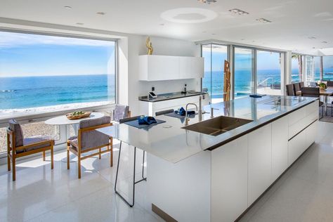 Laguna Beach House, Hollywood Hills Homes, Dream Beach Houses, Modern Beach House, Modern Mansion, Kitchen Views, Waterfront Property, Waterfront Homes, Dream House Exterior