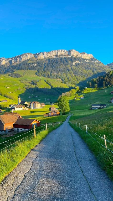 Places In Switzerland, Beautiful Landscape Photography, Image Nature, Pretty Landscapes, Beautiful Locations Nature, Alam Yang Indah, Europe Destinations, Nature Aesthetic, Scenery Wallpaper