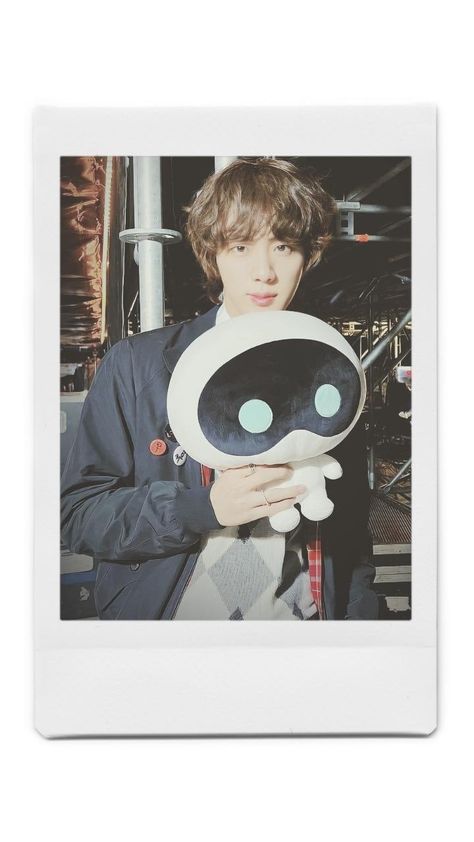 Seokjin Polaroid, Jin Polaroid, Bts Polaroid, The Astronaut, Polaroid Frame, I Love Bts, Bts Jin, Bob Marley, Foto Bts