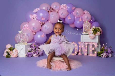 Butterfly Cake Smash, Cake Smash Theme, Baby Birthday Photoshoot, 1st Birthday Photoshoot, Baby Birthday Themes, Butterfly Birthday Party, Butterfly Cake, 1st Birthday Cake Smash