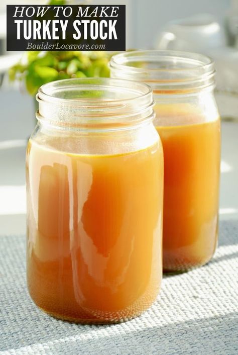 Rotisserie Chicken Bone Broth, Chicken Broth Substitute, Bone Broth Instant Pot, Chicken Bone Broth Recipe, Making Bone Broth, Homemade Bone Broth, Chicken Bone Broth, Turkey Broth, Bone Broth Recipe