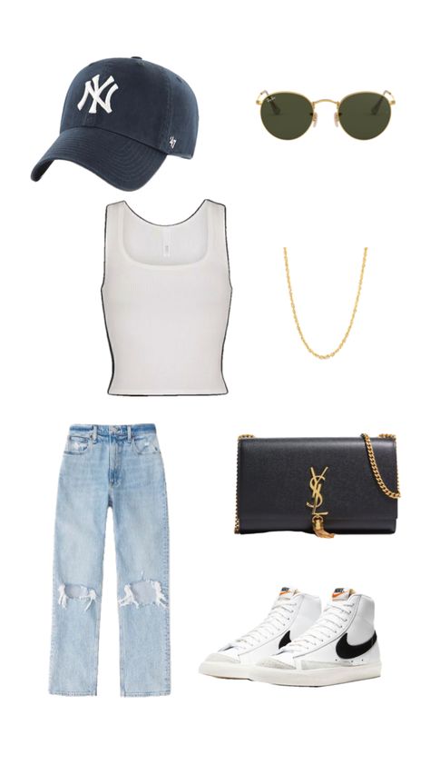 Yankees Outfit Women, Yankee Outfits Women, Yankees Game Outfit, Yankees Outfit, Ny Yankees Hat, Yankees Game, Yankee Hat, Yankee Fitted, Ootd Jeans