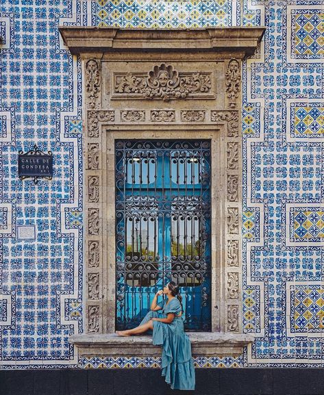 🌎 @justinavanessa is Not Lost 🌎 in Mexico City, Mexico #sheisnotlost sheisnotlost IMAGE Puebla Mexico Outfit, Mexico City Instagram Pictures, Mexico City Aesthetic, Mexico City Travel Guide, Visiting Mexico City, Mexico Pictures, Mexico City Travel, Travel Pose, Explore Mexico