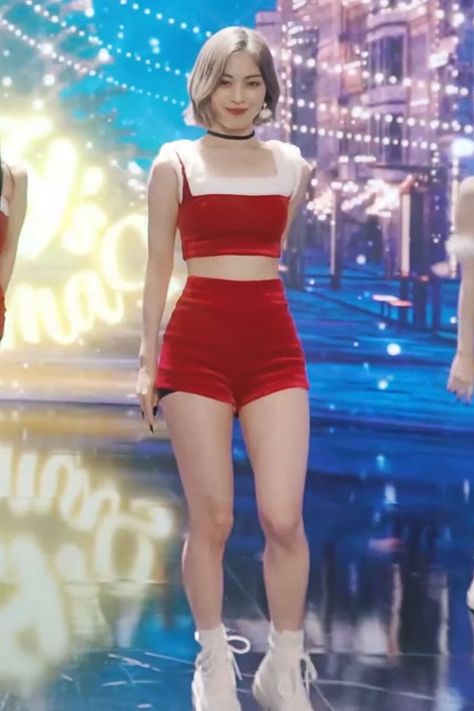 Kpop Idol Body Claim, Kpop Body Reference Girl, Ryujin Body Goals, Momo Body Goals, Kpop Female Idols Body Goals, Kpop Idol Body Type, Ryujin Body, Kpop Body, Ryujin Yuna