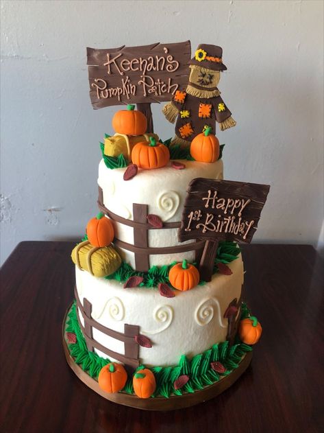 Autumn First Birthday, Thanksgiving Cakes Decorating, Pumpkin Patch Cake, Fall Cakes Decorating, Fall Cake Ideas, Autumn Cakes, Welcome Home Party, Cakes Decorating Ideas, Pumpkin Patch Party