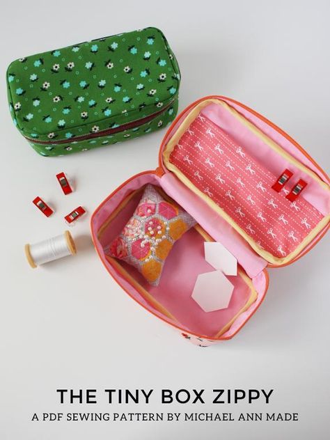 This is perfect for jewelry or a as a mini sewing case. Make one as a gift. Purchase the (AD) pattern here. Box Patterns, Small Sewing Projects, Paper Piecing Patterns, Tool Bag, Diy Sewing Projects, Sewing Gifts, Patchwork Quilt, Purim, Sewing Accessories