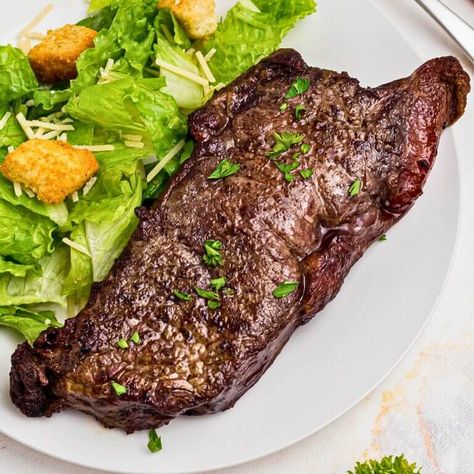 Air Fryer New York Strip Steak - Air Frying Foodie How To Reheat Steak, Steak Doneness, Spicy Steak, Air Fryer Recipes Appetizers, New York Strip Steak, Frozen Steak, Grilled Ham And Cheese, Air Fryer Steak, Ny Strip Steak