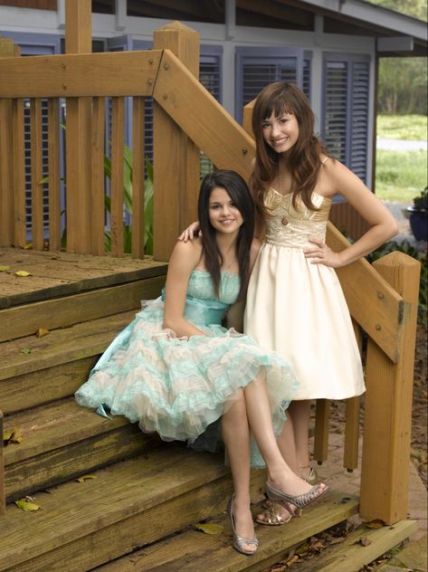 Demi Lovato And Selena Gomez, Demi Lavato, Princess Protection Program, Selena Gomez Cute, Alex Russo, Camp Rock, Marie Gomez, Movie Photo, Demi Lovato