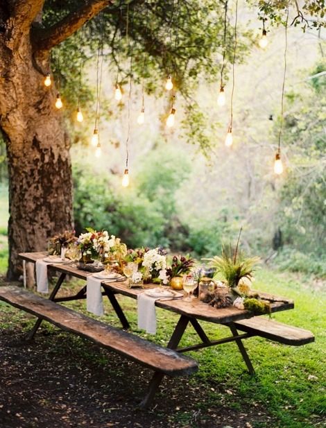 Beautiful rustic outdoor dining table perfect for an intimate spring or summer gathering. Meja Outdoor, Shed Inspiration, Victorian Steampunk Wedding, Outdoor Dinner, Steampunk Wedding, Festa Party, Table Set Up, Have Inspiration, Design Exterior