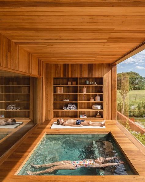 Piscina Interior, Sauna Design, Spa Room, Indoor Swimming, Home Spa, Wooden House, Diy Patio, Pool House, House Inspo