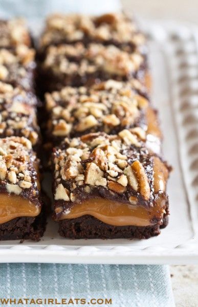 Caramel Nut Brownies, Marshmallow Brownies, Fudge Brownie Recipe, Nutella Fudge, Brownie Toppings, Brownie Desserts, Fudge Brownies, Brownie Bar, Köstliche Desserts