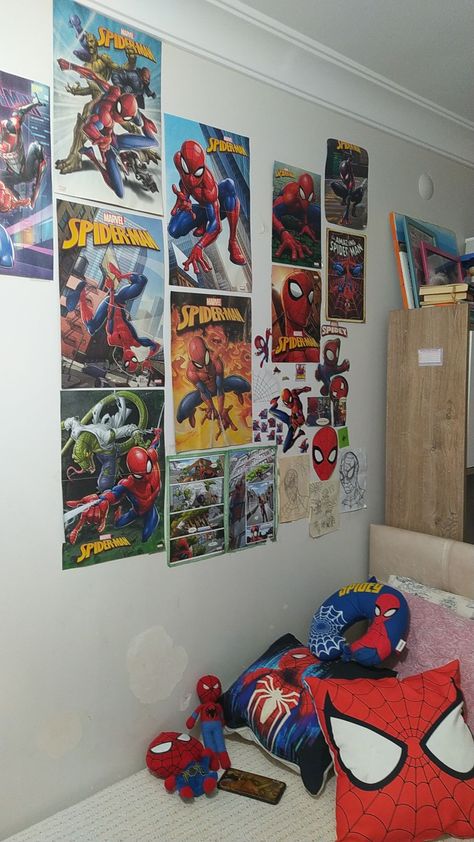 Spiderman Room Aesthetic, Spider-man Room, Nerd Room Aesthetic, Spiderman Room Ideas, Shared Baby Rooms, Chill Rooms, Spiderman Room Decor, Car Room Decor, Spiderman Stuff