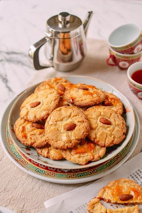 Golden Food, Chinese Almond Cookies, Chinese Foods, Wok Of Life, Almond Cookie, Almond Meal Cookies, The Woks Of Life, Woks Of Life, Best Holiday Cookies