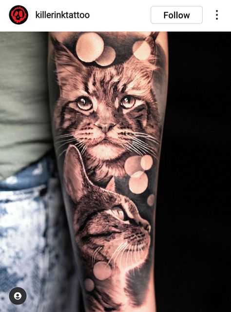 Cat With Butterfly On Nose Tattoo, Green Eyes Tattoo, Spine Tattoo Simple, Cat Eyes Tattoo, Small Tattoo Ideas Back, Finger Tattoo Minimalist, Cat Tattoos Ideas, Tattoo Perro, Tattoo Ideas Back