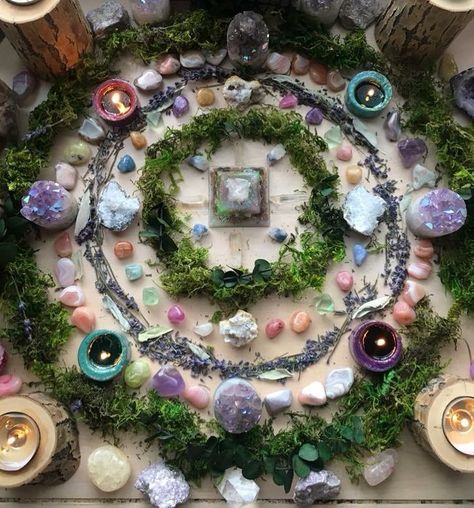 Kate Aquarius ≈ on Instagram: “Magical∾Morning Faery babes✨ Wishing upon you the brightest of blessings always! #fae #fairies #fairiesarereal #naturealtar #elements…” Fairy Altar, Mystical House, Shiny Things, Fairy Garden, Christmas Wreaths, Floral Wreath, Holiday Decor, Christmas, On Instagram