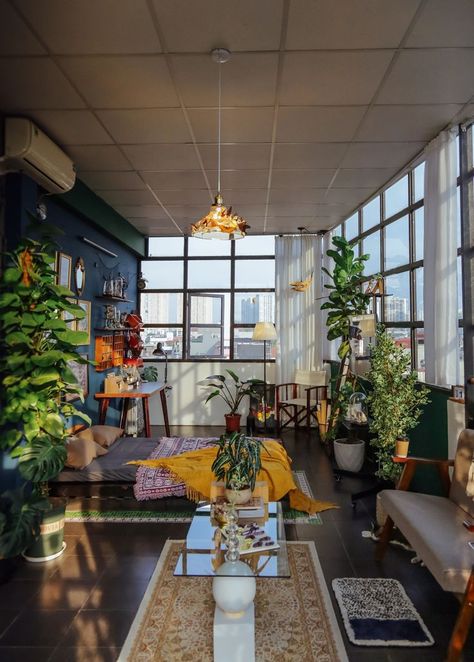 Loft Apartment Colorful, Artsy Loft Apartment, Earthy Loft Apartment, Artists Apartment, Urban Modern Interior Design, Dream Apartment Decor, Future Apartment Decor, Apartment Aesthetic, Style Deco