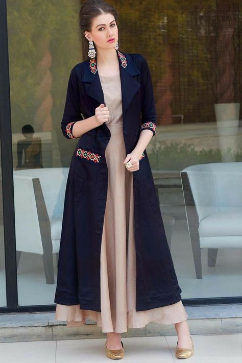 Chique Outfit, Stile Hijab, Shrug For Dresses, Salwar Kamiz, Mode Abaya, Indian Gowns, Indian Designer Outfits, Stylish Dress Designs, Indian Fashion Dresses