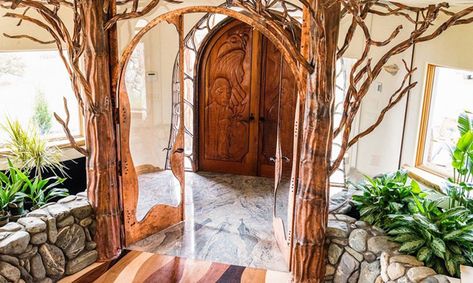 This House Looks Ordinary From The Outside, Only Until You Step Inside And See Why It Costs $7,600,000 | Bored Panda Rivendell Inspired Home, Oregon Ranch, Granite Kitchen Island, Manzanita Tree, Ashland Oregon, Inspiring Places, Mount Shasta, Magical Home, American Theme