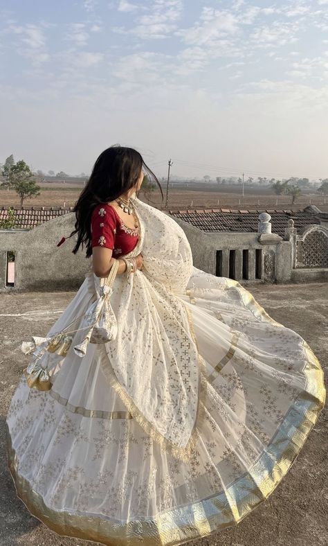 Aesthetic Indian Culture, Indian Culture Aesthetic, Bengali Look, Women's Traditional & Ceremonial Clothing, Desi Things, Ceremonial Clothing, Desi Dress, Desi Vibes, Desi Love