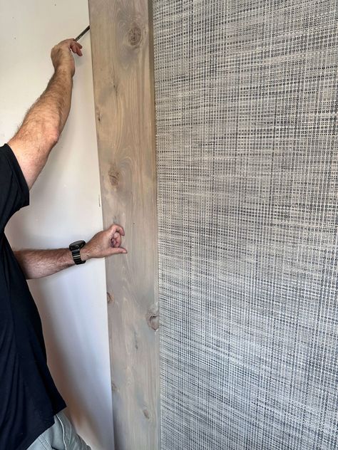 Installing Grasscloth Wallpaper for an accent wall in a Lake House Bedroom Grasscloth Wallpaper Bedroom Ideas, Grasscloth Wallpaper Bedroom, Wallpaper Closet, Nola House, Lake House Bedroom, House Bedroom, Grasscloth Wallpaper, Home Ceiling, Wallpaper Bedroom