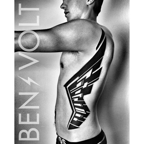 An #abstract #dynamic #graphic #geometric #bird #wing for Shawn. His first tattoo! Thanks for coming all the way from Colorado... Ben Volt Tattoo, Geometric Tattos, Black Line Tattoo, Cyberpunk Tattoo, Surreal Tattoo, Geometric Bird, Blackout Tattoo, Geniale Tattoos, 1 Tattoo