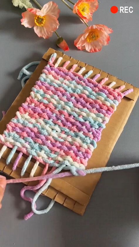 Creative and Affordable DIY Crafts to Do Today Weaving Ideas For Kids, Wool Ideas Crafts, What To Do With Wool Yarn, Easy Sewing Tutorials For Beginners, What To Do With Thick Yarn, Weaving Yarn Projects, Diy Yarn Projects, What To Do With Yarn Diy, Things To Do With Yarn With Hands