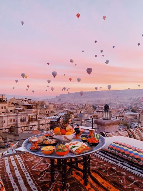 Turkey Places, Winter Sunrise, Cappadocia Turkey, Hot Air Balloon Rides, Air Balloon Rides, Places In The World, Turkey Travel, Hot Air Balloons, Beautiful Sunrise