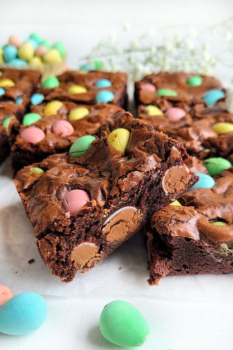 Easter Dessert Easy, Mini Egg Brownies, Easter Brownies, Easter Deserts, Easter Cooking, No Egg Desserts, Spring Baking, Easter Sweets, Easter Desserts Recipes