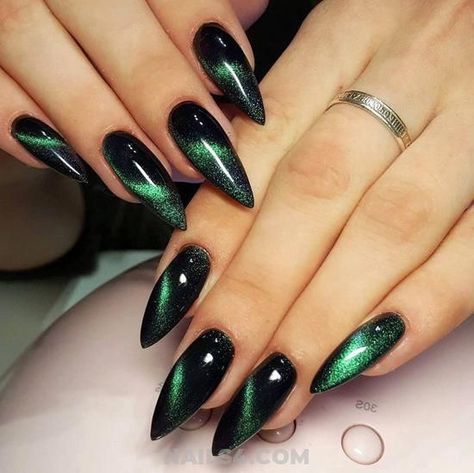 Best Nail Designs, September Nails, Green Nail Designs, Stiletto Nails Designs, Cat Eye Nails, Black Nail, Cat Kuku, Fall Nail Designs, Cool Nail Designs