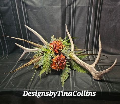 Wild Game Dinner Decorations, Antler Arrangements, Antler Table Decor, Boho Country Decor, Deer Horn Ideas, Horn Ideas, Wild Game Dinner, Antler Centerpiece, Horn Decor