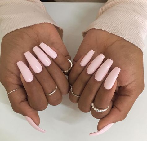 Pink glossy nails Light Pink Nails, Pink Nail, Pink Acrylic Nails, Acrylic Nails Coffin, Coffin Nails Designs, Best Acrylic Nails, Nails Acrylic, Gorgeous Nails, Cute Acrylic Nails