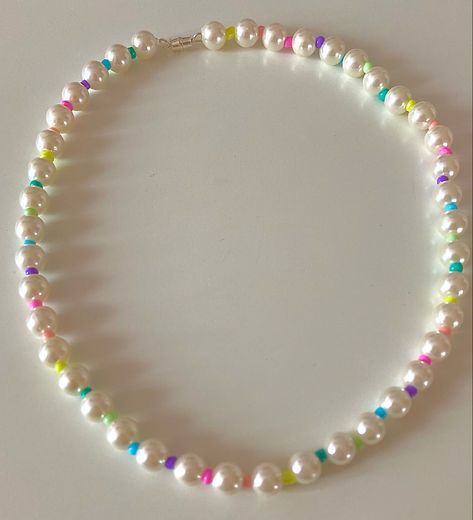 Necklace Beads Aesthetic, Pearl Necklace Beads, Beads Aesthetic, Pulseras Kandi, Kalung Manik-manik, Gelang Manik-manik, Rainbow Pearl, Preppy Jewelry, Pearl Beaded Necklace