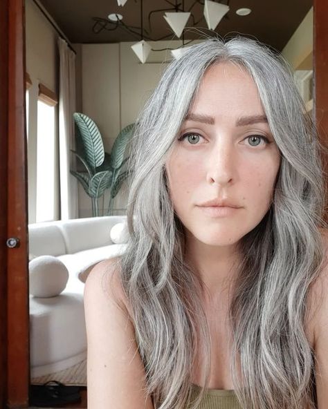 Grey Hair Pale Skin, Liz Kamarul, Grey Hair Young, Graying Gracefully, Natural White Hair, Natural Grey Hair, Lunatic Fringe, Take Care Of Myself, Silver White Hair