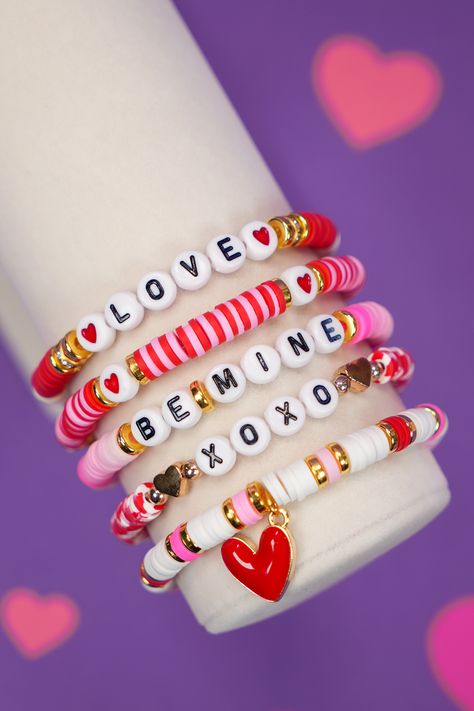 Kids Bracelets Diy Beads, Fun Beaded Bracelets, Beaded Valentine Jewelry, Valentine Clay Bead Bracelet Ideas, Valentine's Day Friendship Bracelets, Valentine’s Day Bracelet, Valentines Day Clay Bead Bracelet, Diy Clay Bead Bracelet Ideas, Valentines Day Jewelry Diy