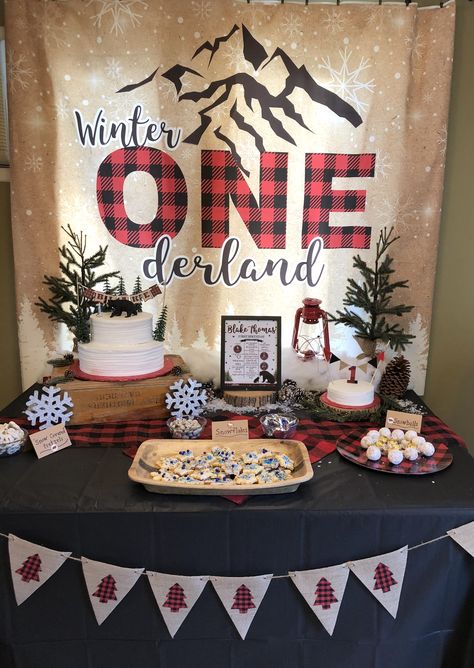 Winter Lumberjack First Birthday, Winter Bear Birthday Party, One Year Old Birthday Party Christmas Theme, 1st Birthday Party Ideas Christmas, Holiday Themed First Birthday, 1st Birthday Party Christmas Theme, December 1 Year Birthday, Winter Baby First Birthday Boy, First Birthday Party Winter Theme