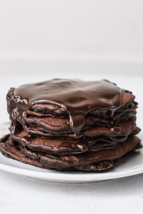 Chocolate Pancakes, Cooking Chocolate, Pancakes And Waffles, Savoury Cake, Pancake Recipe, Sweet Breakfast, How To Make Chocolate, Clean Eating Snacks, Brunch Recipes