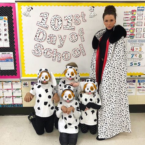 101 Day Of School Dalmation, 101 Days Of School Ideas Dalmation, 101 Days Of School, Puppy Party Decorations, Twin Day, 100 Day Of School Project, Classroom Goals, Prek Classroom, Preschool Classroom Decor