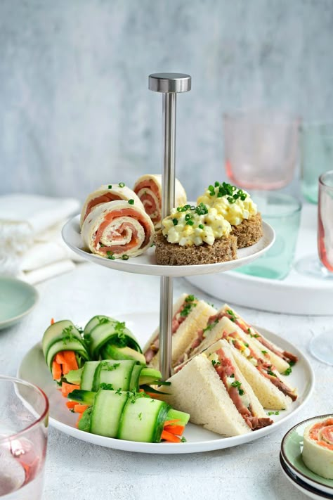 High Tea Brunch Ideas, High Tea Lunch, Christmas High Tea Food, High Tea Snacks, Kids Tea Party Ideas, Christmas High Tea, High Tea Sandwiches, Bbq Weber, High Tea Recipes