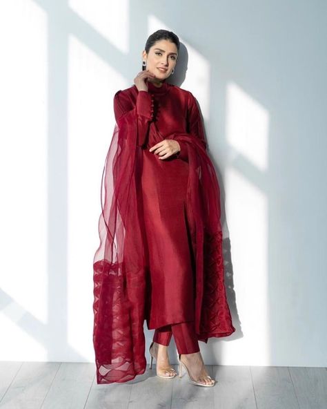 Ansab Jahangir (@ansabjahangirstudio) • Instagram photos and videos Shadi Dresses, Pakistani Dresses Casual, Ayeza Khan, Pakistani Fashion Party Wear, Beautiful Pakistani Dresses, Salwar Kamiz, Simple Pakistani Dresses, Designer Party Wear Dresses, Red Dresses