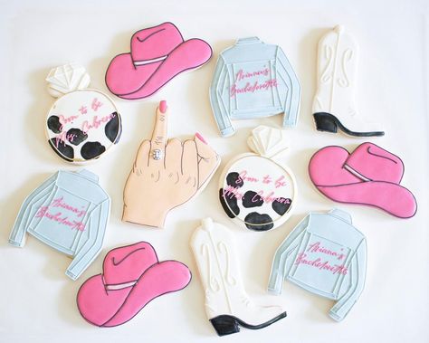 Barbie Bachelorette Party Cookies, Last Hoedown Bachelorette Party Cookies, Last Rodeo Bachelorette Party Cookies, Ally Aesthetic, Bridal Cowgirl, Cowgirl Bachelorette Party Outfits, Barbie Cookies, Fondant Biscuits, Bach Themes