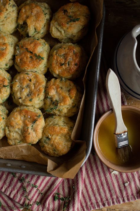 Fluffy Cheddar and Herb Biscuits — Under A Tin Roof™ Herb Biscuits Recipe, Herb Biscuits, Rosemary Biscuits, Cozy Brunch, Comfort Meals, Catfish Recipes, Easy Weeknight Dinner, Beer Batter, Soups Stews