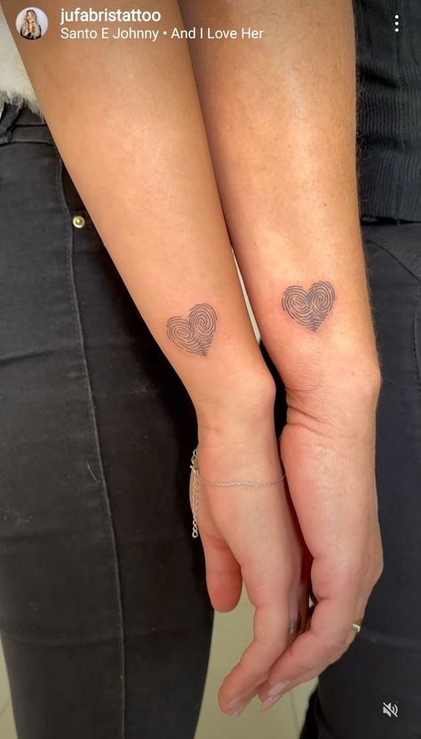 Best Friend Thumb Print Tattoos, Forever Connected Tattoo, Finger Print Heart Tattoo Placement, Cute Boyfriend Tattoo Ideas, Finger Print Heart Tattoo Couple, Half Heart Tattoo Couples, Thumbprint Heart Tattoo Placement, Tato Set Love, Tattoos For Your Boyfriend