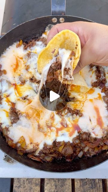 Miguel Raya| Food, bbq, recipes on Instagram: "Tacos de alambre" Alambre Recipe, Carbon Steel Pan, Taco Dinner, Cheese Tacos, Hispanic Food, Mexican Dishes, Stuffed Bell Peppers, Bacon, Tacos