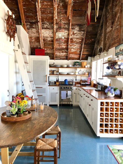 Nantucket Friday Favorites - Boathouse Chic - Quintessence Boathouse Interior Ideas, Boathouse Aesthetic, Boho Beach House Surf Shack, Surf House Interior, Surf Kitchen, Boathouse Ideas, Boathouse Design, Summer Wall Decor, Lakefront Living