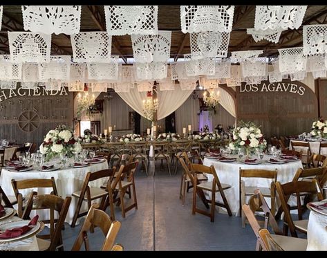 Charro Wedding Centerpieces, Neutral Mexican Wedding Decor, Charro Decorations For 15 White And Gold, White Mexican Party Decor, Hacienda Theme Quinceanera, All White Mexican Wedding, Charo Theme Wedding, Rustic Quinceanera Theme, White And Gold Charro Quinceanera Theme