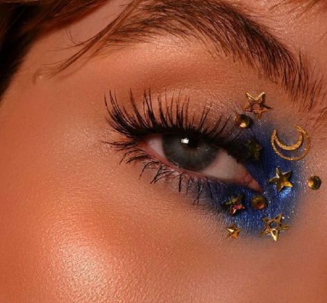 Space Makeup, Carnival Makeup, Look Festival, Halloween Tattoo, Smink Inspiration, Creative Makeup Looks, Fantasy Makeup, Editorial Makeup, Makeup Goals