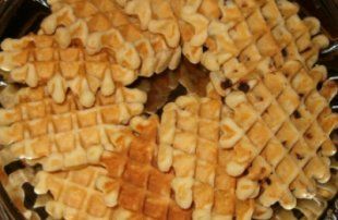 Recette - Galette belge molle - Proposée par 750 grammes Préparation en ce moment... Belgian Food, Sweets Cake, Cake Mix Cookies, Waffle Iron, Cooking Area, Sandwich Cookies, Beignets, Sachets, Nouvel An