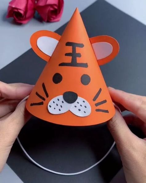 Itsy Bitsy Artsy I Art & Craft I Creative DIY on Instagram: "Awesome Tiger crafts for kids to make and play with 🐯✂️🖍✨ Perfect and easy DIY Paper Tiger crafts for toddlers on Tiger day. . . . 📌Follow me for more : ➡️ @itsy_bitsy_23 ➡️ @itsy_bitsy_23 ➡️ @itsy_bitsy_23 . . #PaperCraft #paperdiy #OrigamiFun #KidsCrafts #CraftingWithKids #CreativeKids #Origami #FunWithPaper #tigercraft #tigerday #CraftyKids #CraftTutorial #kindergartenactivities #PaperArt #origamitiger #CraftyIdeas #CraftInspiration #HandmadeJoy #CreativeMinds #origamitutorial #ArtForKids#paperdiy #origamipaper #DIYProjects #KidsCrafts #papercrafting #handmade #creativeideas #familyactivities #parentchildhandmade" Tiger Crafts For Toddlers, Tiger Crafts For Kids, Craft For Beginners, Tiger Day, Fox Diy, Paper Tiger, Fun Craft Ideas, Crafts For Toddlers, Tiger Crafts